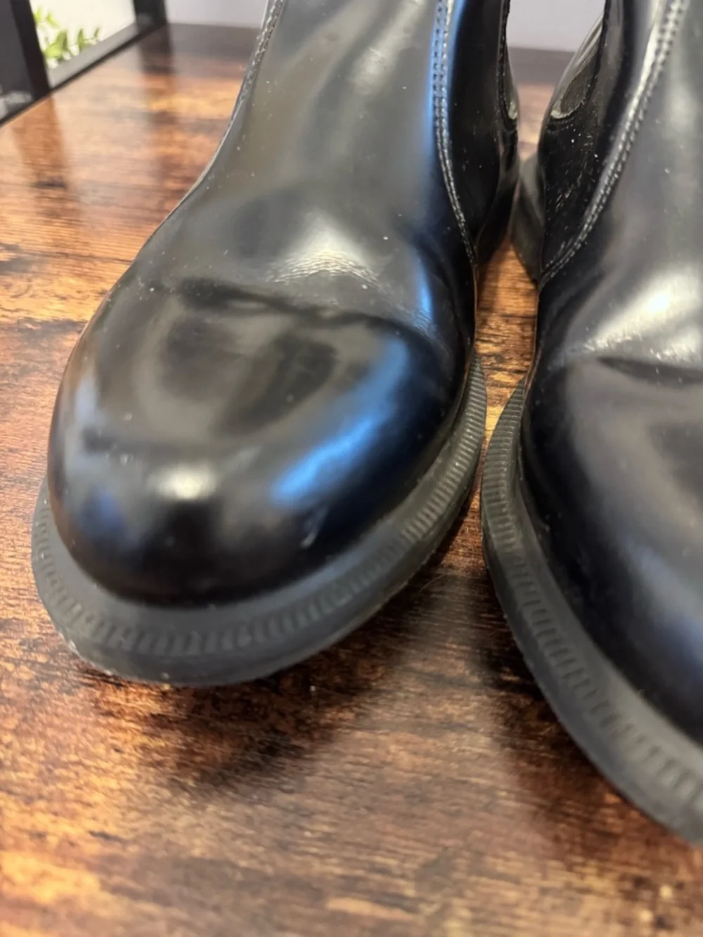 Dr. Martens Flora Polished Smooth Leather Chelsea Boots Size 8